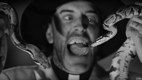 My Life My Rules : Le nouveau clip sanglant de COMBICHRIST...