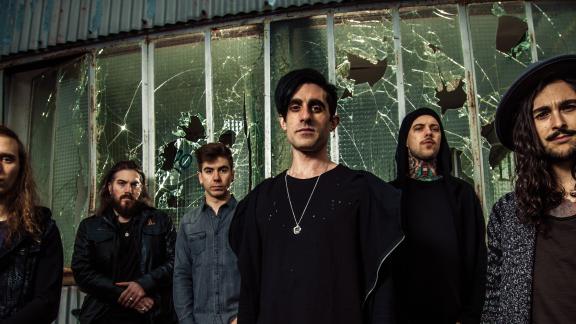 BETRAYING THE MARTYRS en tournée française