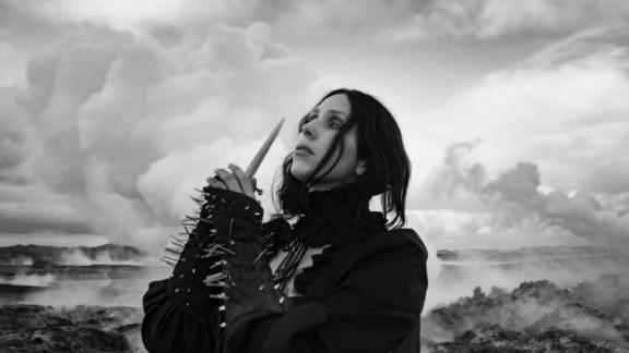 CHELSEA WOLFE partage un dernier clip avant la sortie de Birth of Violence