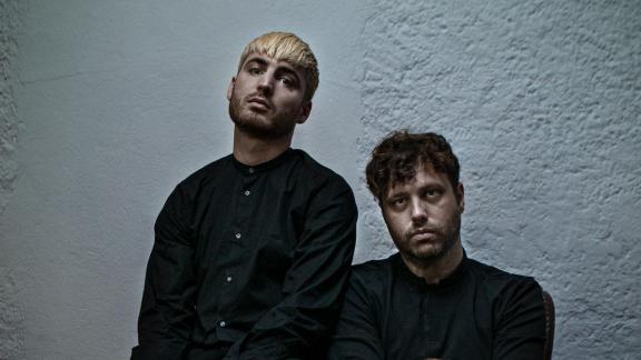 Le duo darkwave CRYING VESSEL partage son nouveau clip