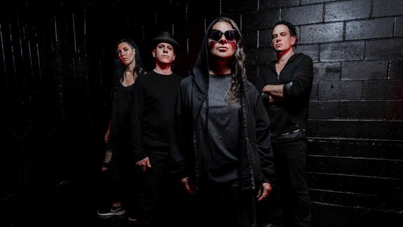 LIFE OF AGONY sort un titre en hommage à The Crow