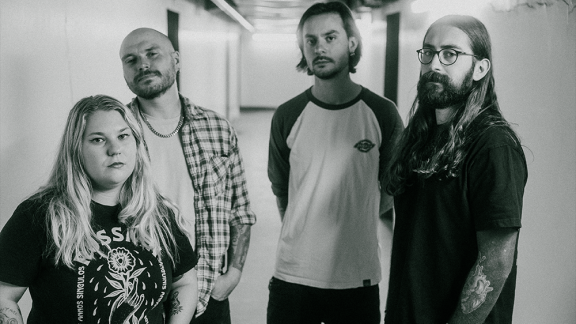 LISATYD (shoegaze / grunge / noise) sort le single The Loop