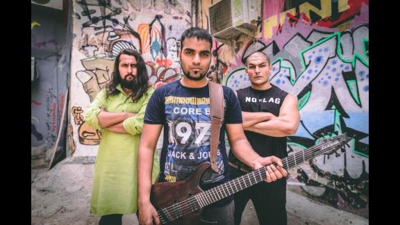 Découvrez le groupe de rap metal indien BLOODYWOOD avec Ari Ari